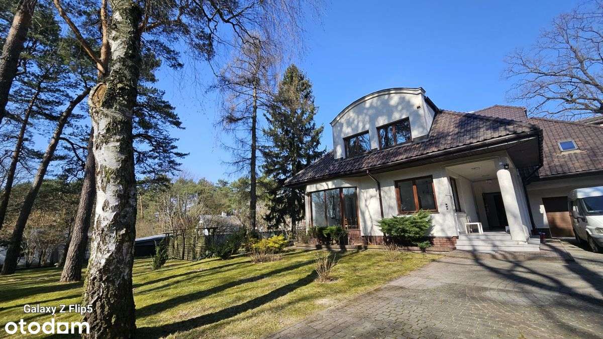 Dom 450 m2 otoczony starodrzewiem-16
