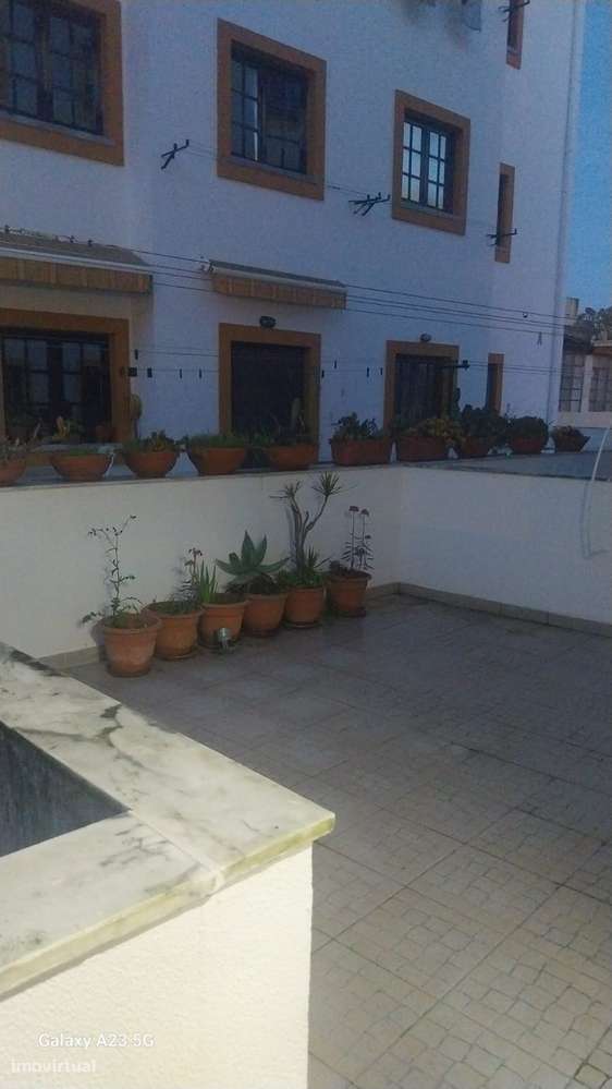 Apartamento T2 com varanda em Almada - Grande imagem: 2/28