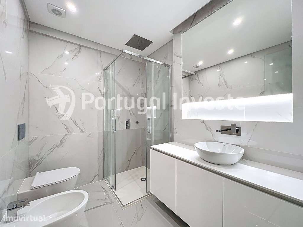 Sublime Duplex T4 com Mezanino no centro de Carcavelos-25