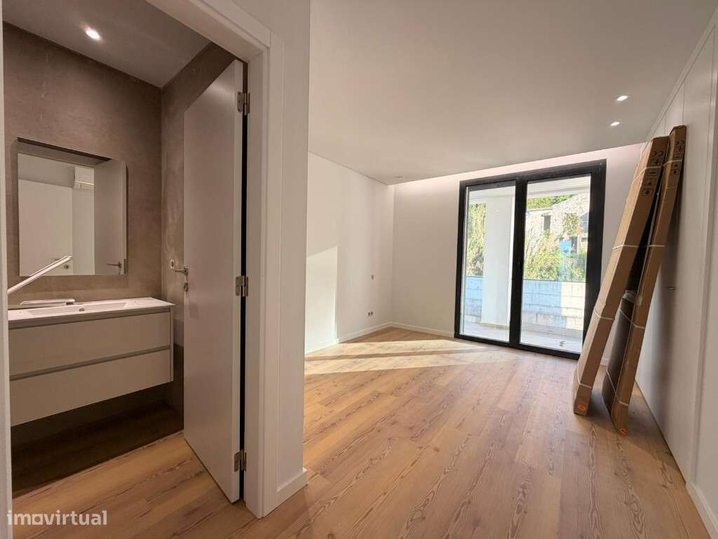 Apartameto T4 Duplex com  garagem em zona da Solum-7