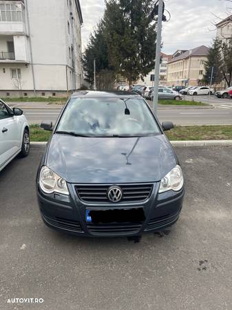 Volkswagen Polo 1.2 Attractive - 2