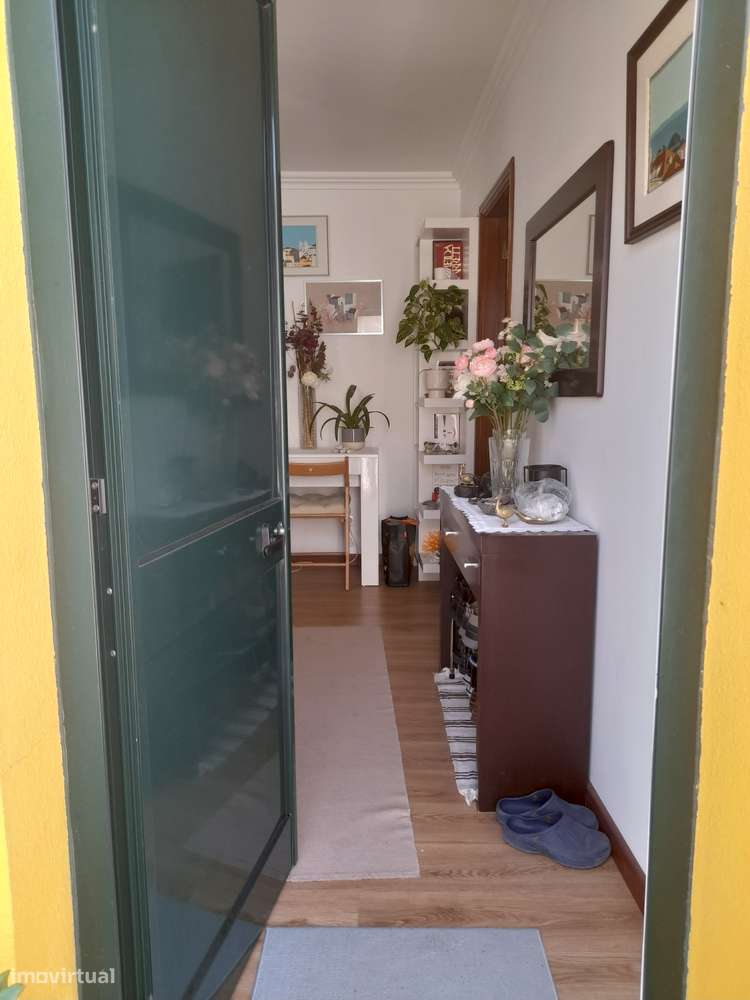 Vende-se Casa Térrea T1 Renovada de Novo-10