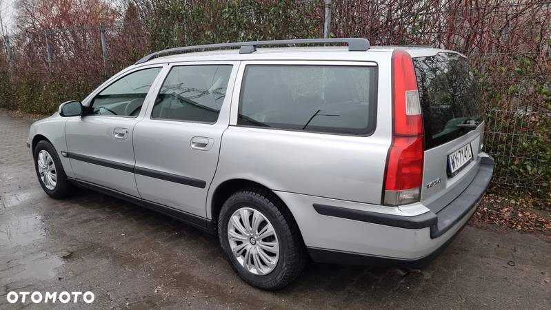 Volvo V70 2.4 Momentum - 5