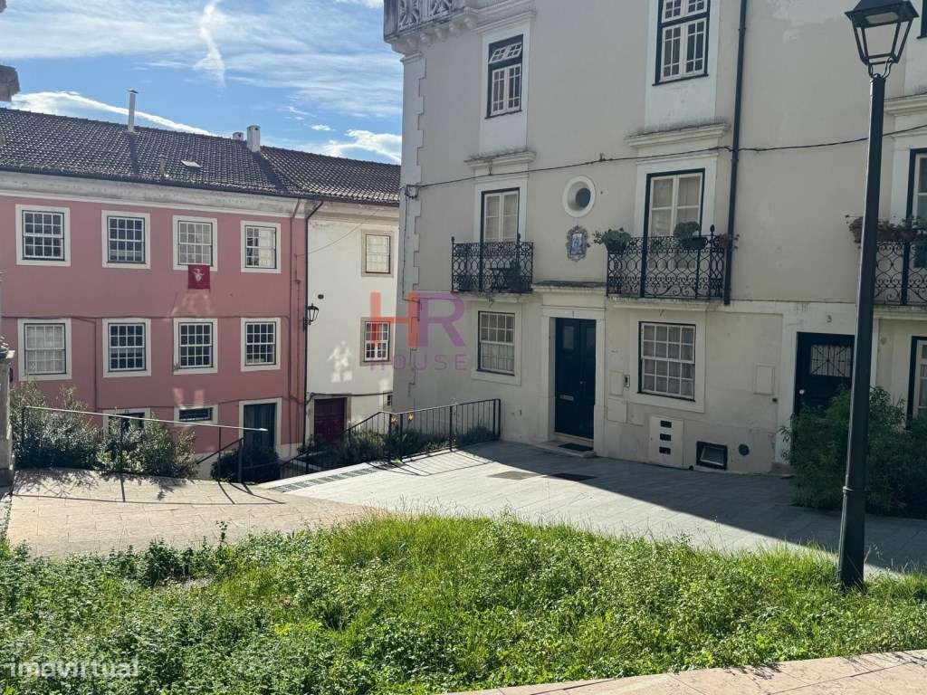 Vende-se Prédio com 8 estúdios mobilados e equipados.-9