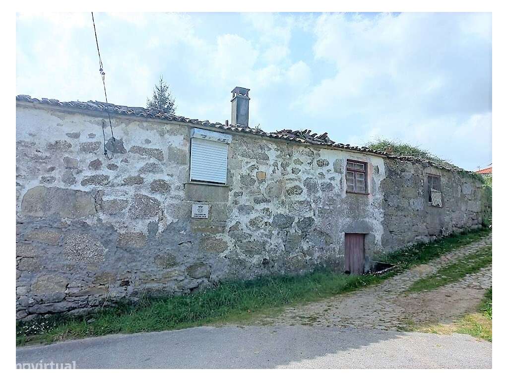Casa antiga em pedra para restauro em Padornelo - Grande imagem: 5/13