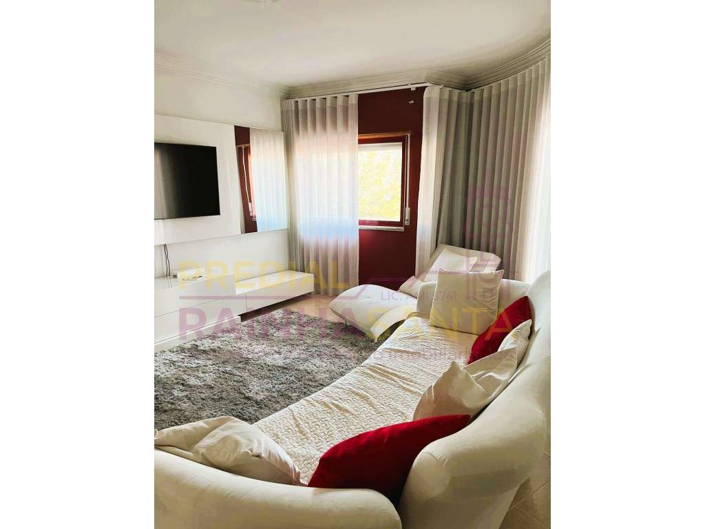 Excelente T2 parcialmente mobilado Odivelas-Lisboa - Grande imagem: 4/14