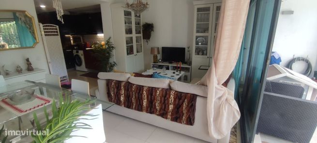 Apartamento T1 com piscina, Palmela-1