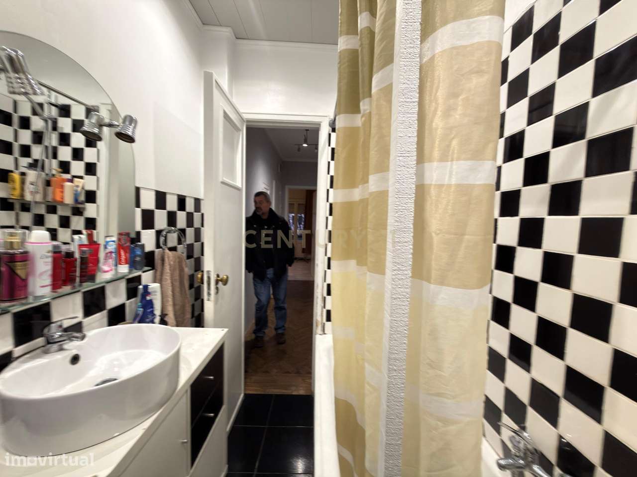 T2 no centro da Amadora, junto ao Babilónia e Metro-23