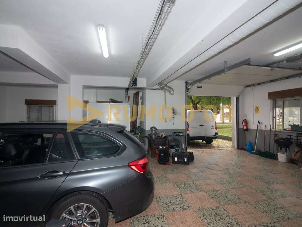 Armazém 198m² no Centro do Carregado - Com Escritório, Cozinha e Ca... - Grande imagem: 4/15