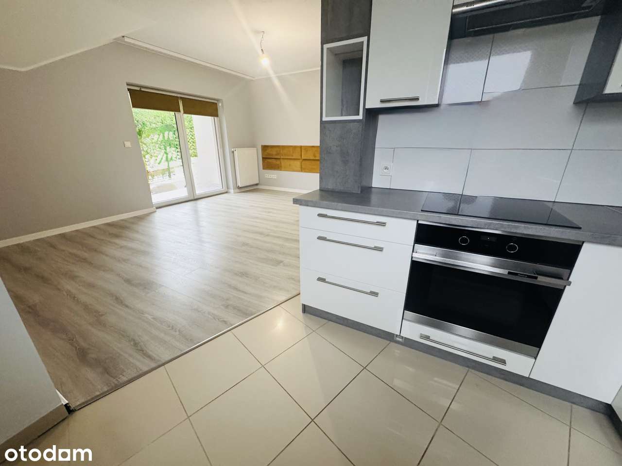 Widok na góry , dwa garaże , balkon ,nieumeblowane