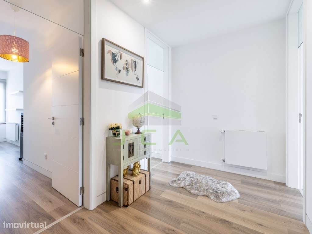 Apartamento T4 com terraço e piscina-23