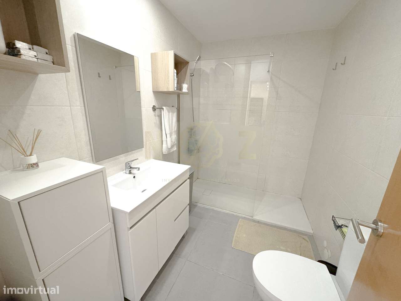 Moradia em Banda T2 - Enorme Jardim privado-10