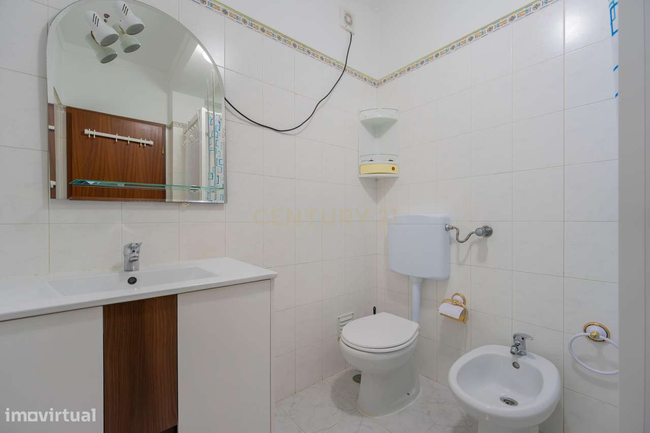 Apartamento T2 em Estômbar, Lagoa - Oportunidade Única!-9