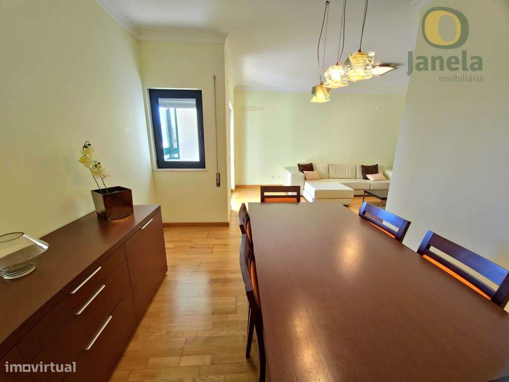 T2 grande com muita luz, duas varandas e boa localização em Faro-14