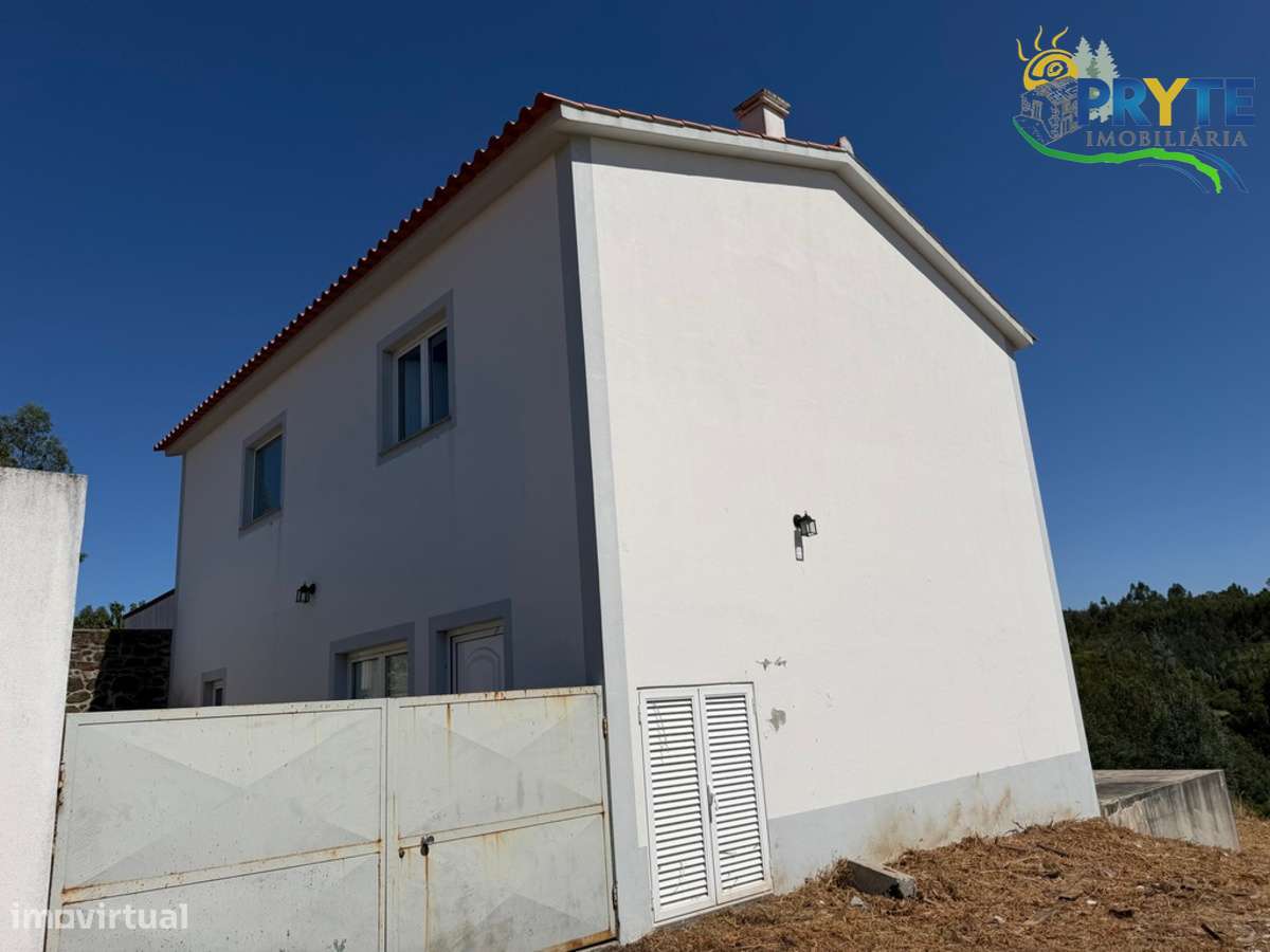 Quinta com moradia T3 , anexos e ruínas em Pedrógão Grande-12