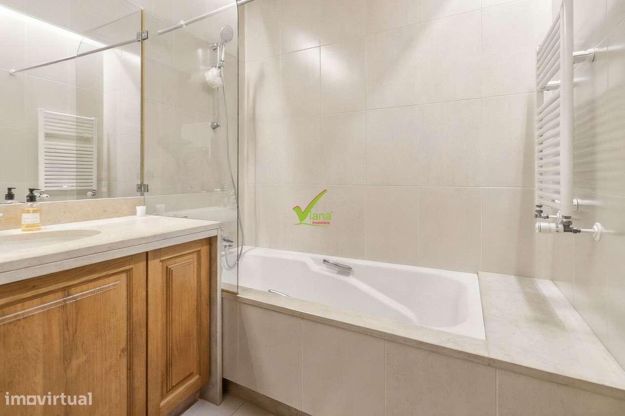 T. 4 com 3 lugares de garagem e arrumos - Centro da cidade da Maia-28