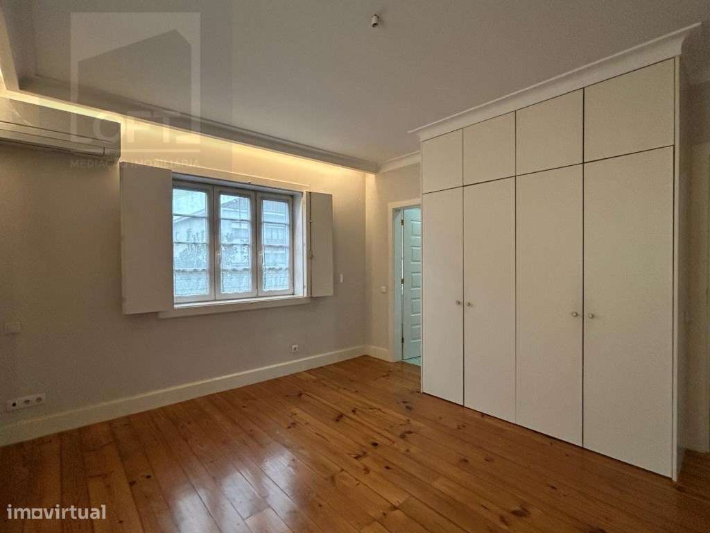 Moradia Geminada V5 p/ Venda em Guimarães-13