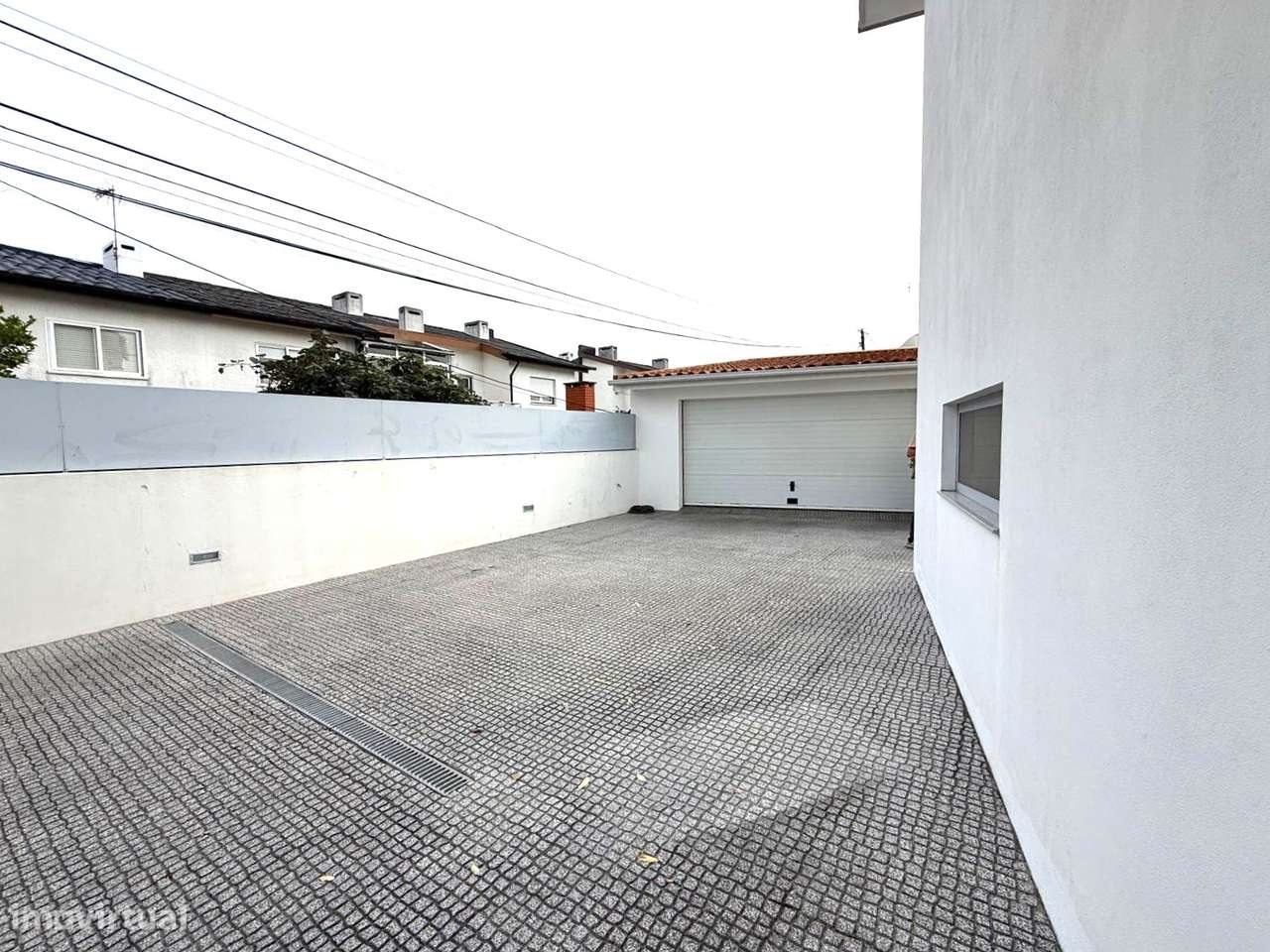 Moradia T5 de excelência no centro de Ovar |-43