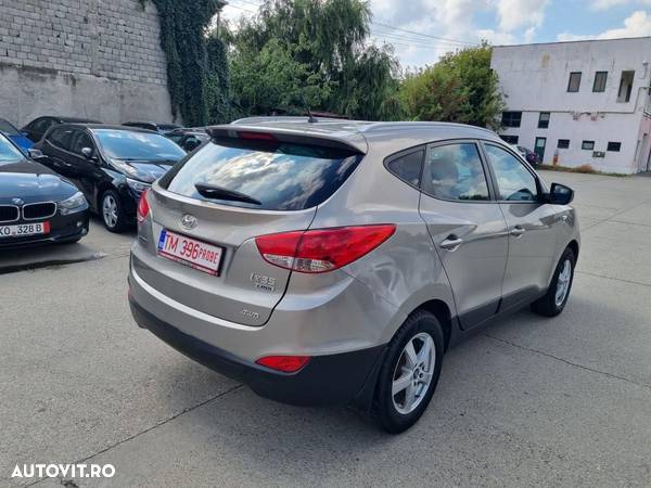 Hyundai ix35 2.0 CRDi 4WD Comfort - 32