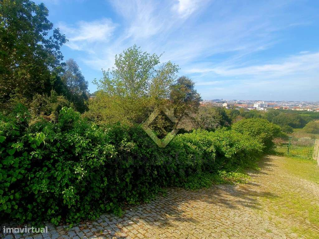 TERRENO JUNTO AO HOSPITAL SANTOS SILVA EM V N GAIA-13