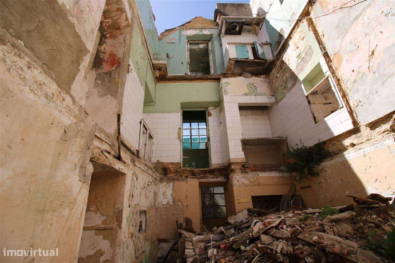 Prédio em Ruína Almada - Grande imagem: 5/6