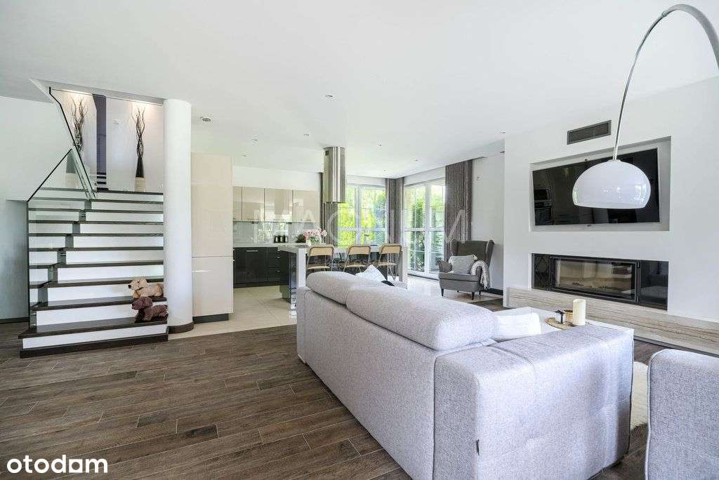 Piękny dom wolnostojący w przyjaznym otoczeniu-0