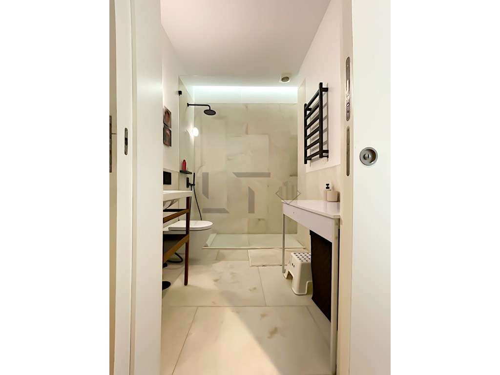 Apartamento T3+1 com Jardim Privado no Palácio Vila Garcia para Ven...-35