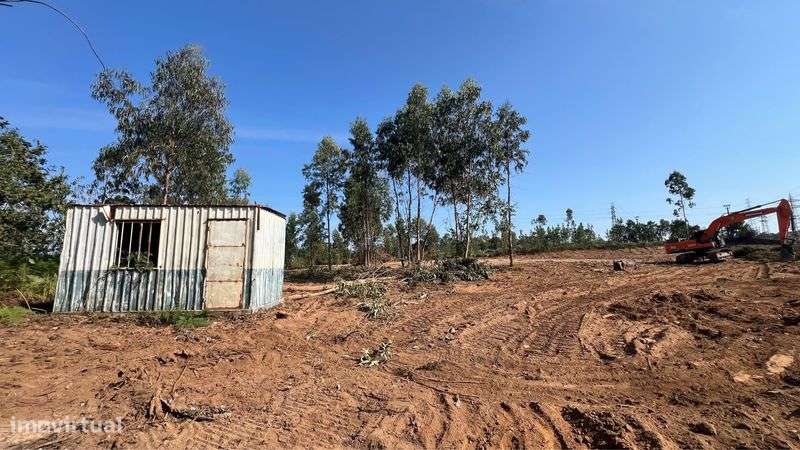 Terreno com possibilidade construtiva - Grande imagem: 5/6