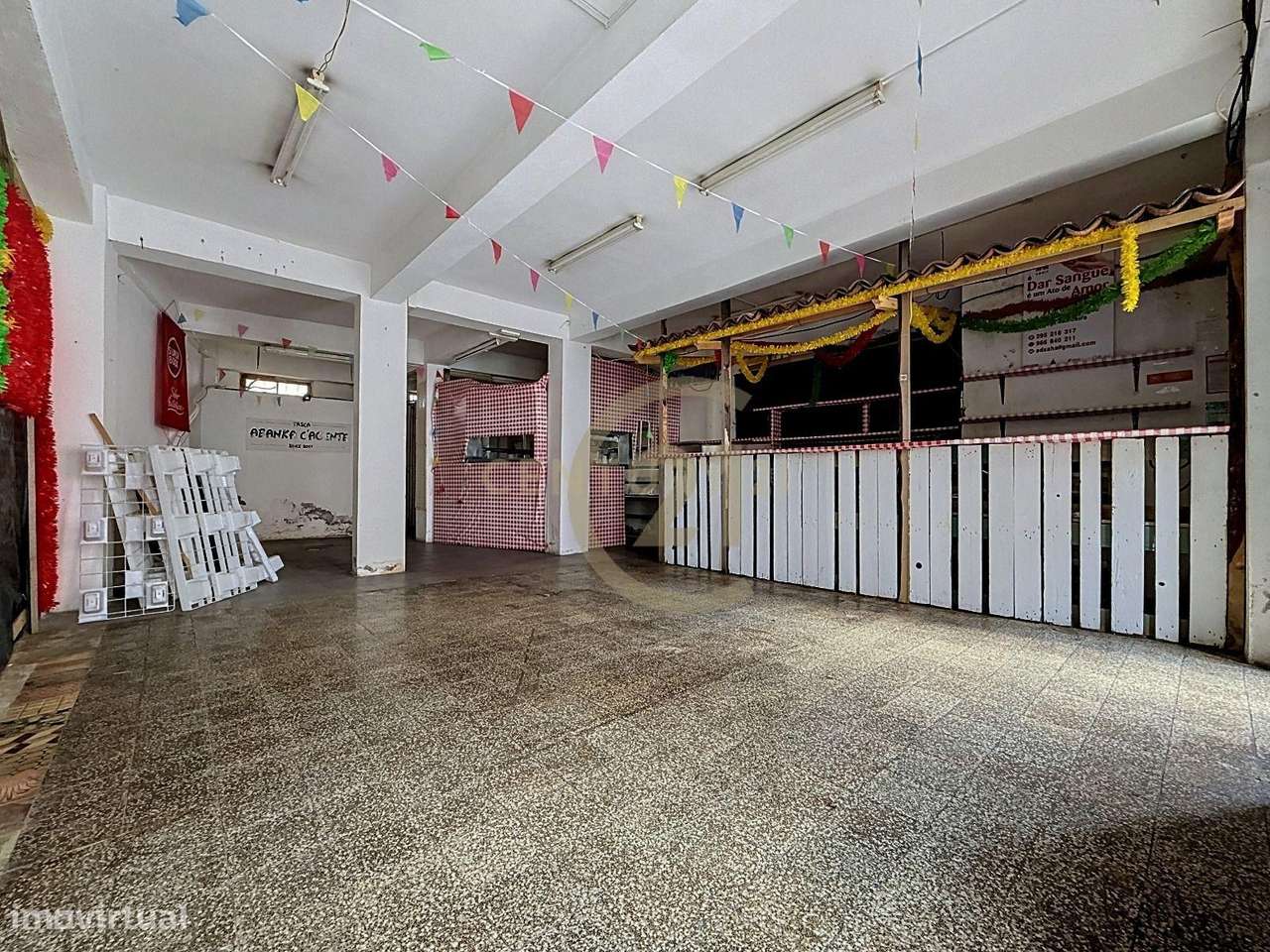 Moradia com Espaço Comercial no Coração de Angra do Heroísmo – Uma Opo-7