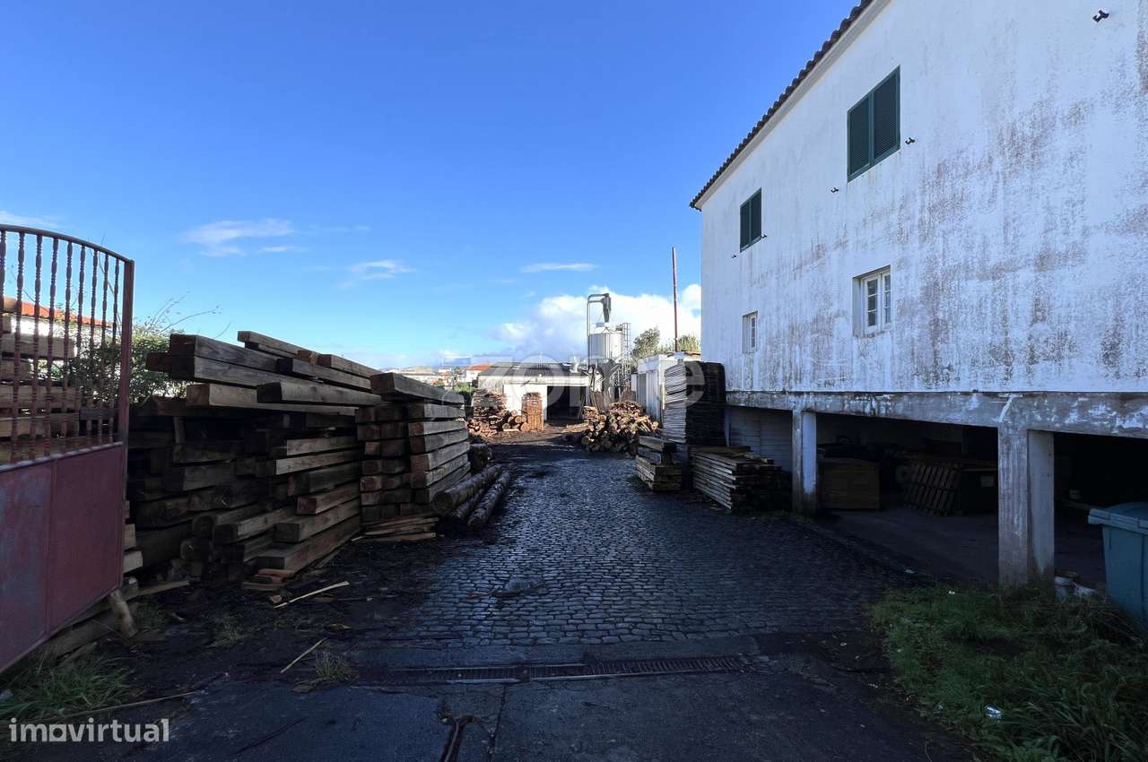 Moradia T4, Armazém e Escritório em Terreno de 2020 m² – Rabo de Pe...-21