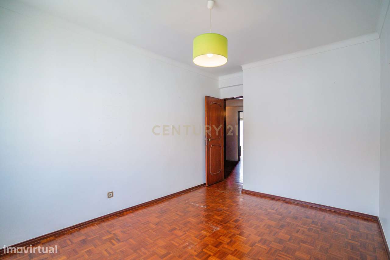 APARTAMENTO T2+2 | ZONA CENTRO | CALDAS DA RAINHA-23