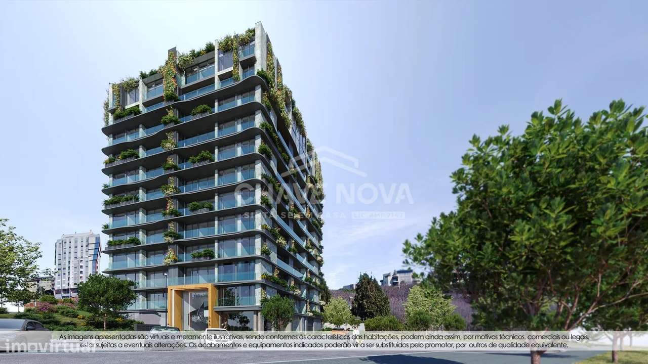 Apartamento T2 com garagem e varanda em Gaia-11