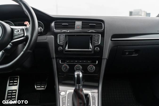 Volkswagen Golf 2.0 GTI DSG - 27