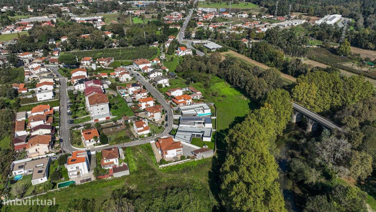 Fantástica Moradia T3+1-24