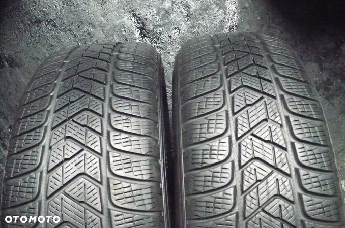 2x PIRELLI Scorpion Winter 215/65R17 5,3mm 5,7mm - 1