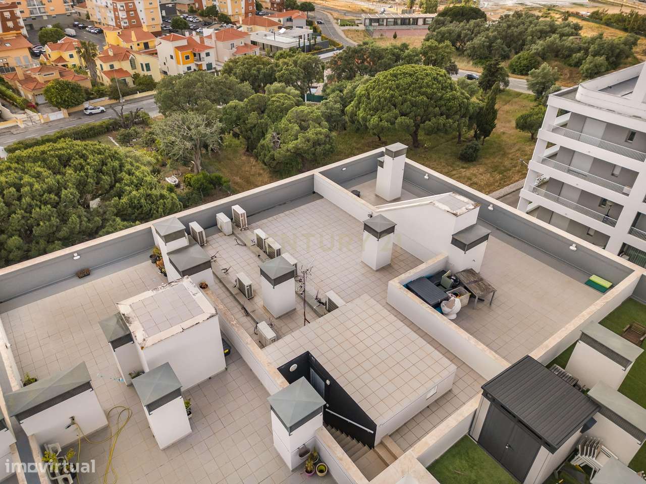 T3 com 2 estacionamentos | Quinta da Trindade – Oportunidade-30