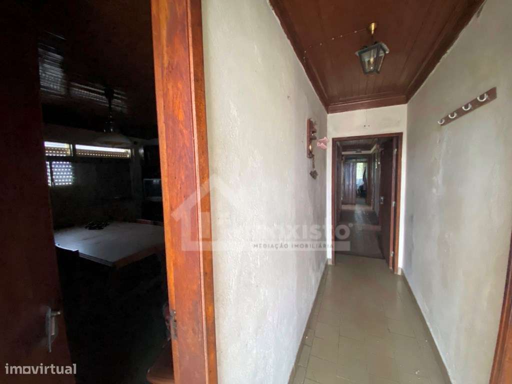 Moradia com terreno e anexos em Figueiró dos Vinhos - Grande imagem: 4/38