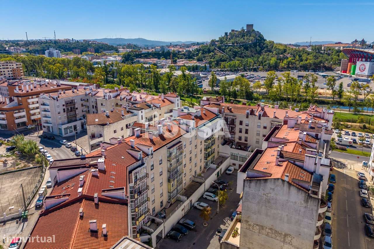Apartamento T3 com Sótão, Garagem e Terraço – Nova Leiria-47