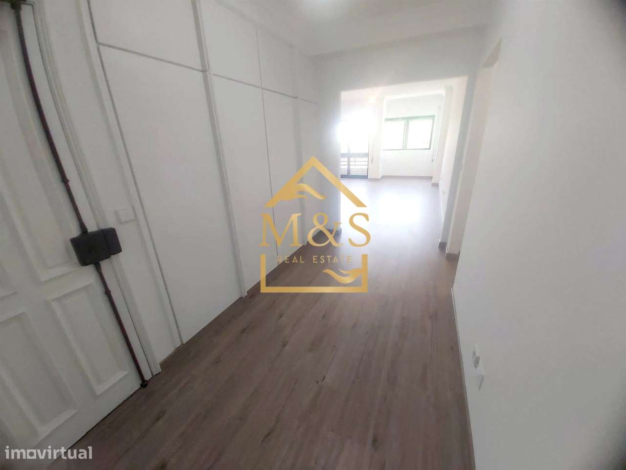 Apartamento T1 Remodelado , Varanda, Garagem - Rio Tinto - Porto-10