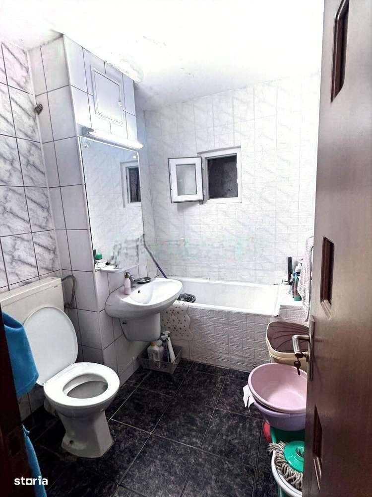 Apartament 2 camere decomandate în Sărari, parter înalt - Imagine principală: 5/7