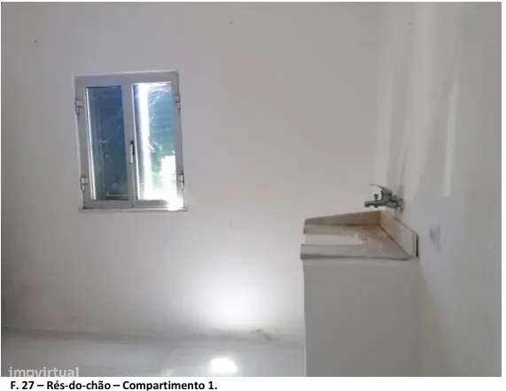 Moradia T3 de Rês-Chão e 1º Andar para remodelação, Mourão.-9