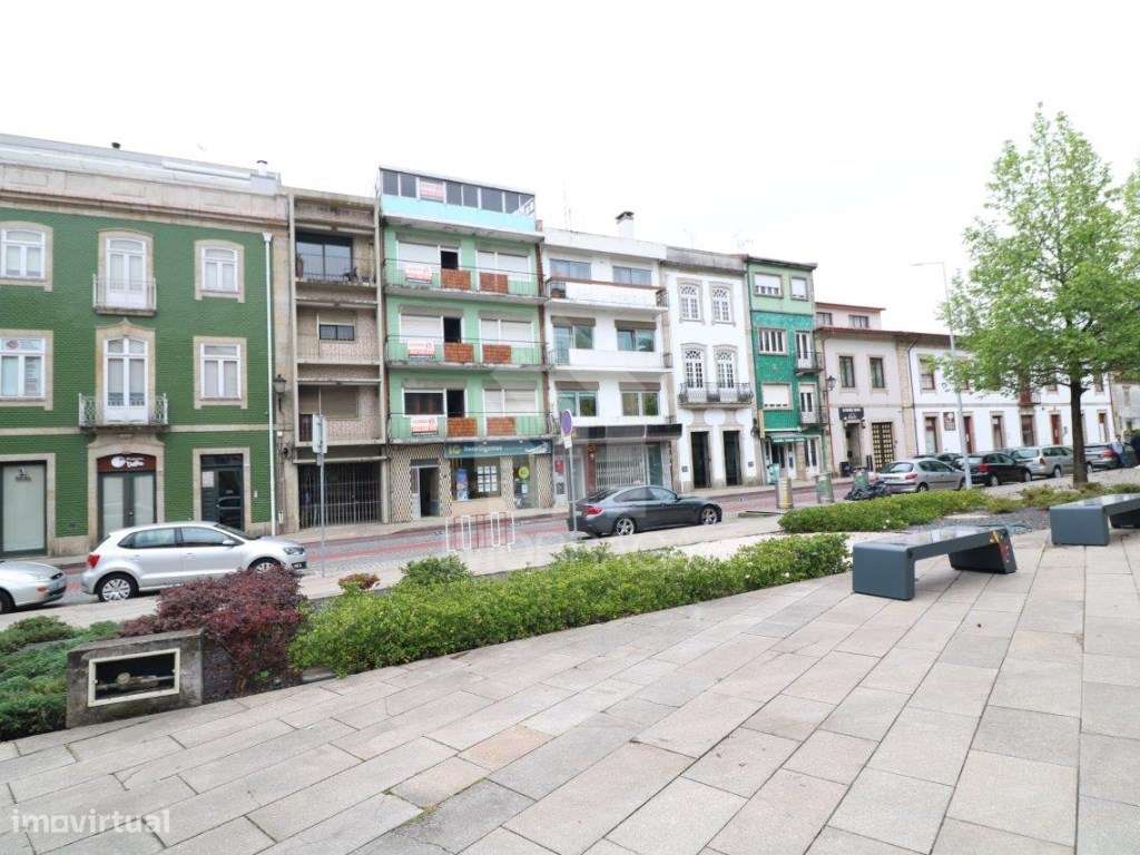 Venda Prédio - No Centro de Barcelos - Grande imagem: 4/60