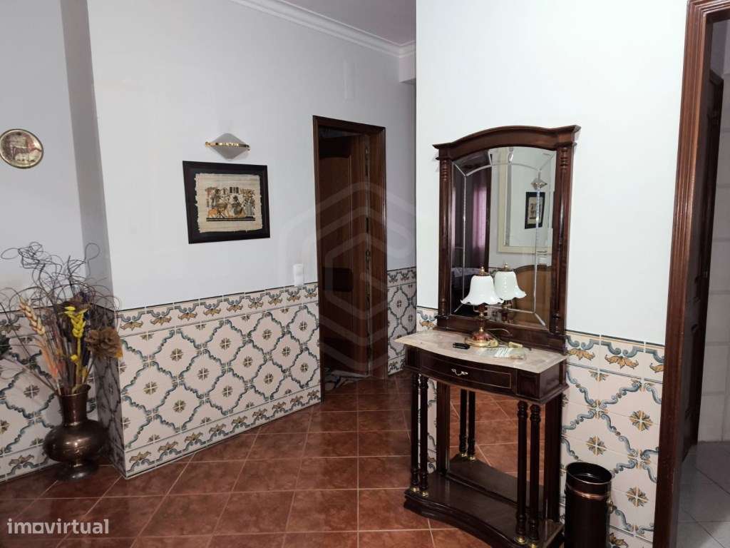 Apartamento T3 com áreas amplas no centro de Oliveira do Hospital, ... - Grande imagem: 4/24