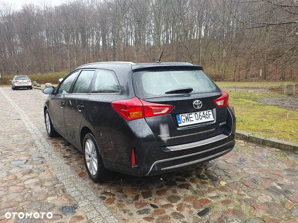 Toyota Auris 1.6 Valvematic Touring Sports Edition - 2