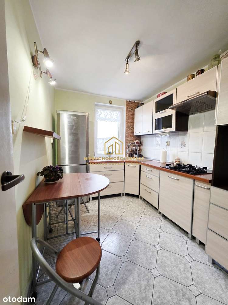 2 pokoje z dużym balkonem i piwnicą-5