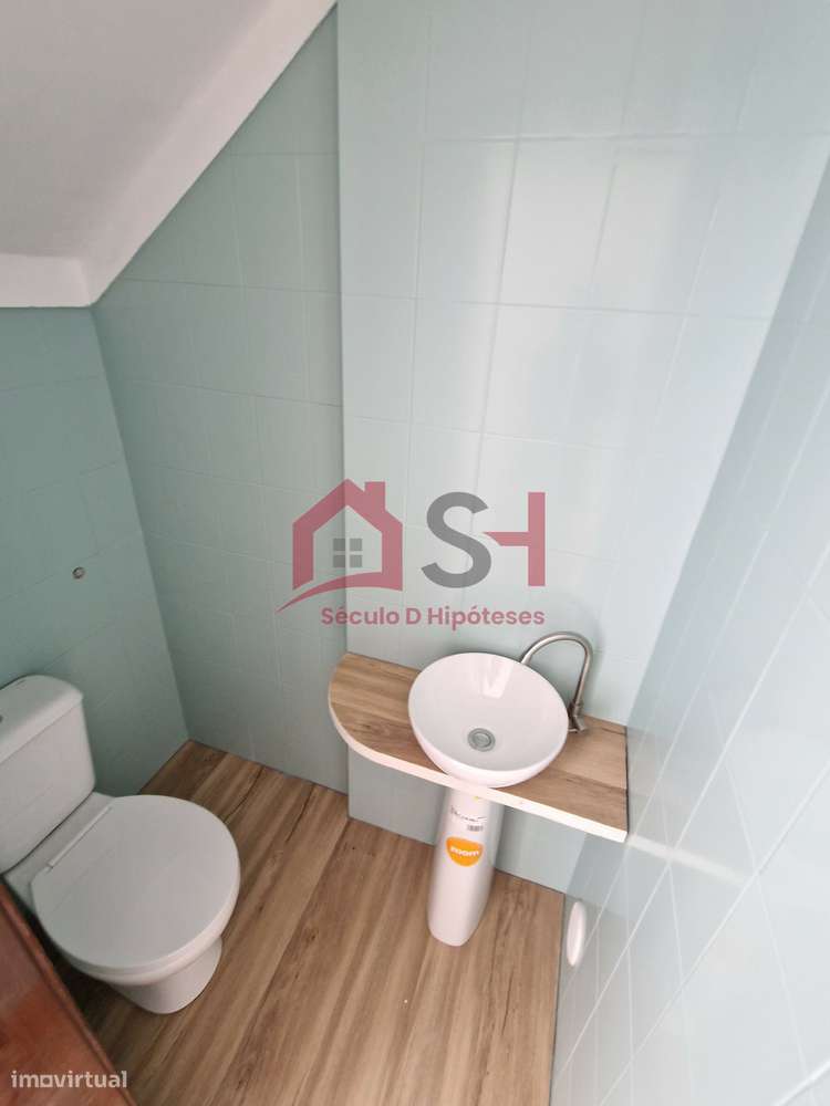 *Prédio com 2 Apartamentos + Loja + Arrecadação – Santa Cruz*-7