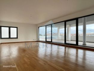 Apartamento T3 com terraço