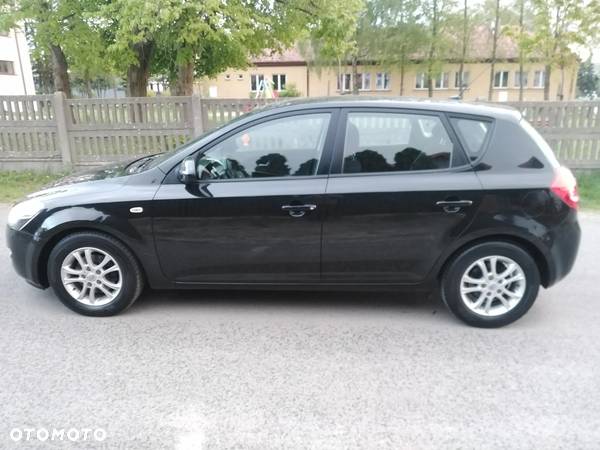 Kia Ceed Cee'd 2.0 crdi Comfort + - 36