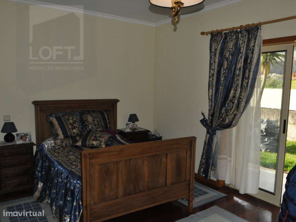 Moradia V4 em Candoso S.Santiago e Mascotelos-19