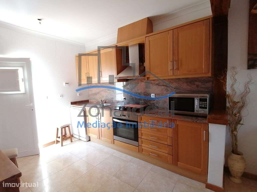 Moradia com quintal, localizada em Alenquer - Grande imagem: 5/21